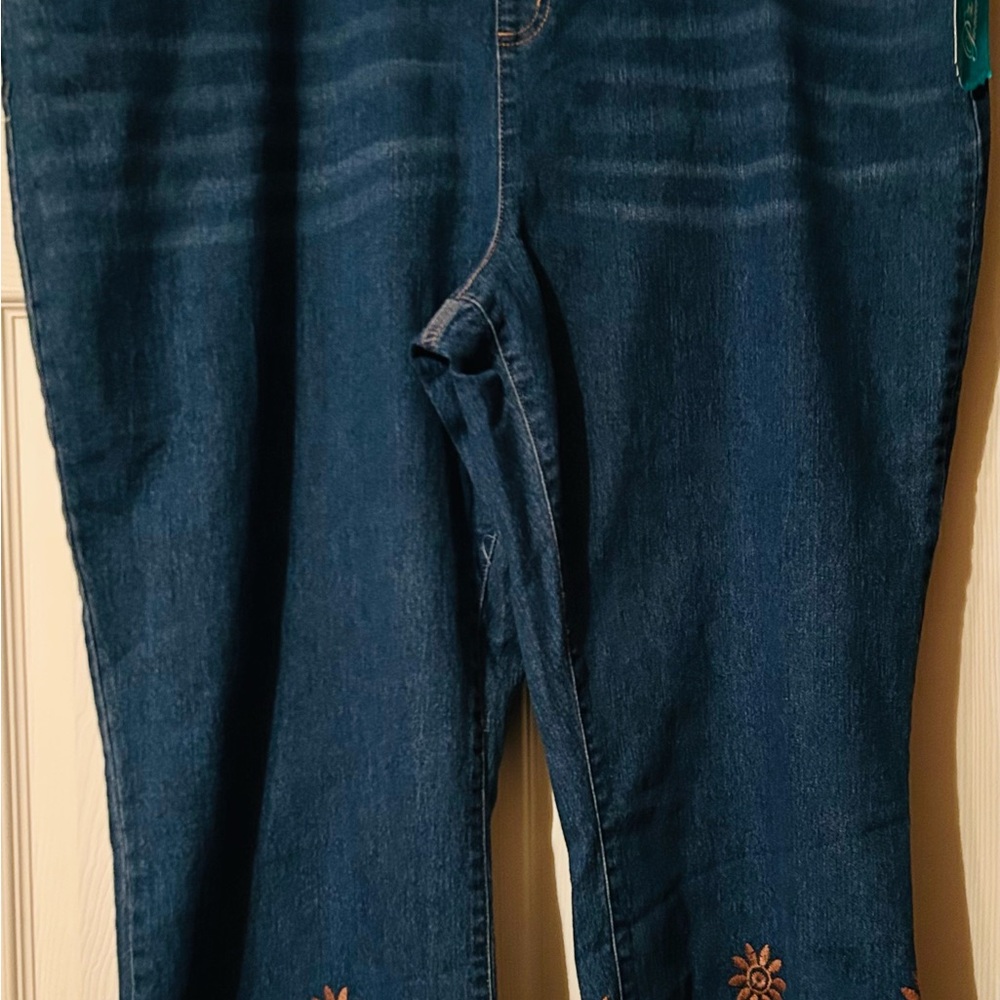 Embroidered Blue Jeans Size 3X Pull-On cropped bootcut